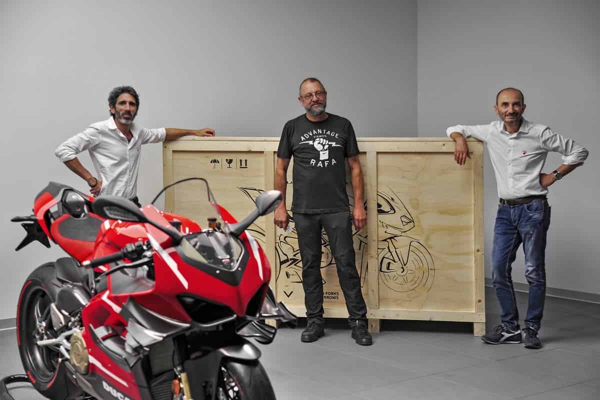 Prima Ducati V4 Superleggera consegnata Prima Ducati V4 Superleggera consegnata