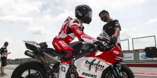 Marco Melandri si ferma. Barni si guarda intorno Marco-Melandri-si-ferma
