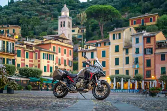 Ducati Multistrada V4 S Grand Tour (1)